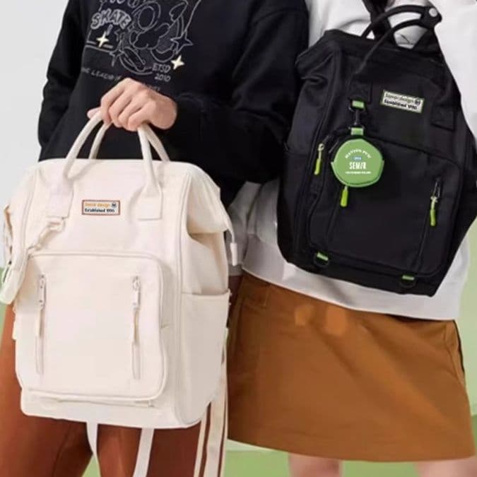 大容量リュック 多機能ポケット付き学生リュック