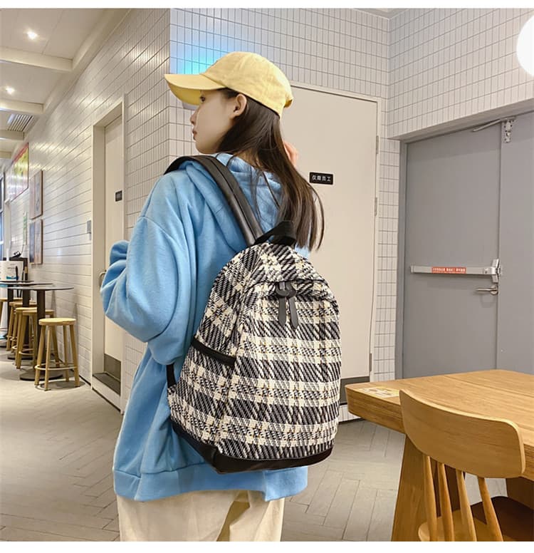 レディース大容量リュック チェック柄 通勤通学対応 軽量