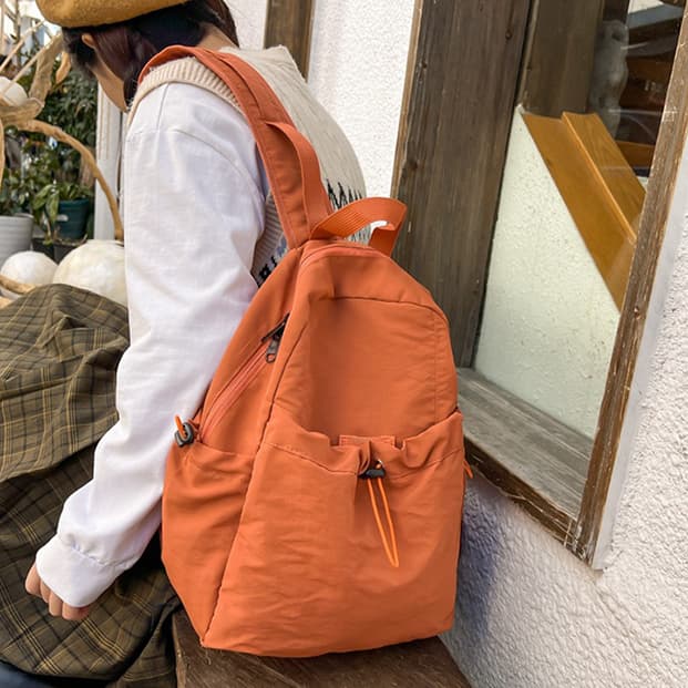 大容量リュック 初回送料無料 女性向け撥水大容量背負い鞄 側面収納付き